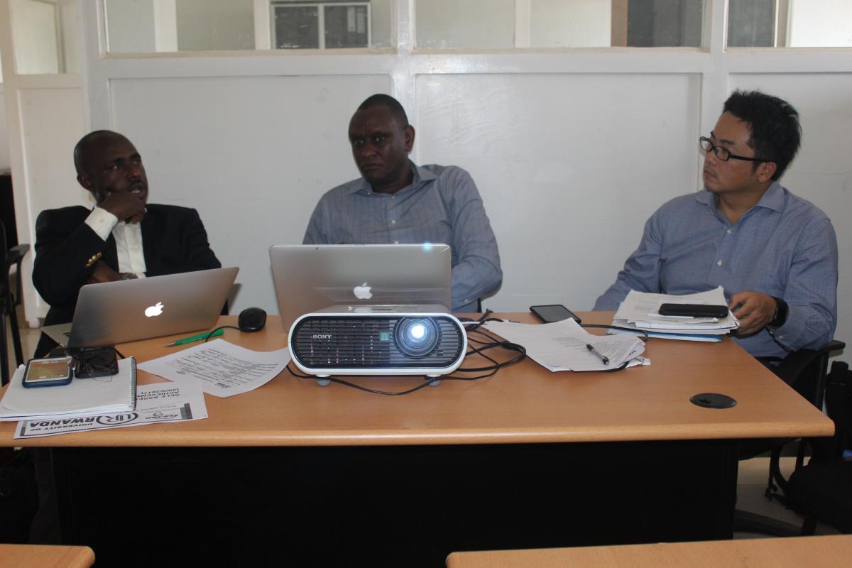 Dr. Eugene Mutimura, Prof. Dr-Ing. Etienne Ntagwirumugara and Nobuyuki Tanaka (Economist, Rwanda ACE Task Team Leader) 